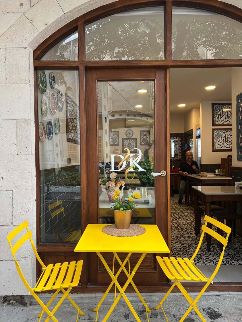 Bistro Serisi Kare Set Sarı